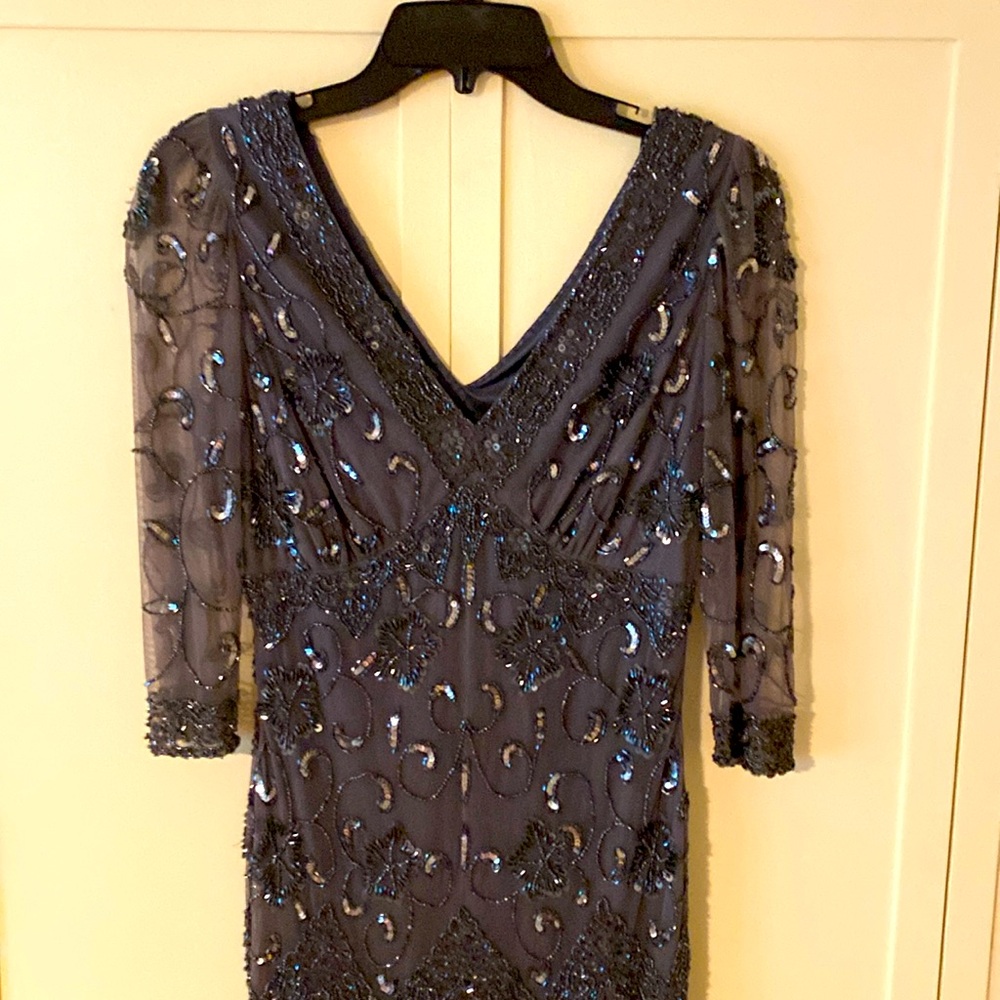 Evening dress, never worn, size 6